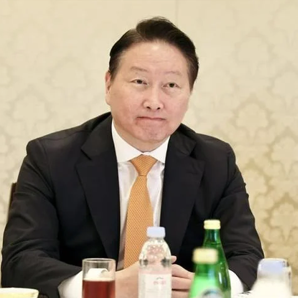 S Korea's SK Group eyes 3 LNG power projects in Vietnam: chairman 썸네일 이미지